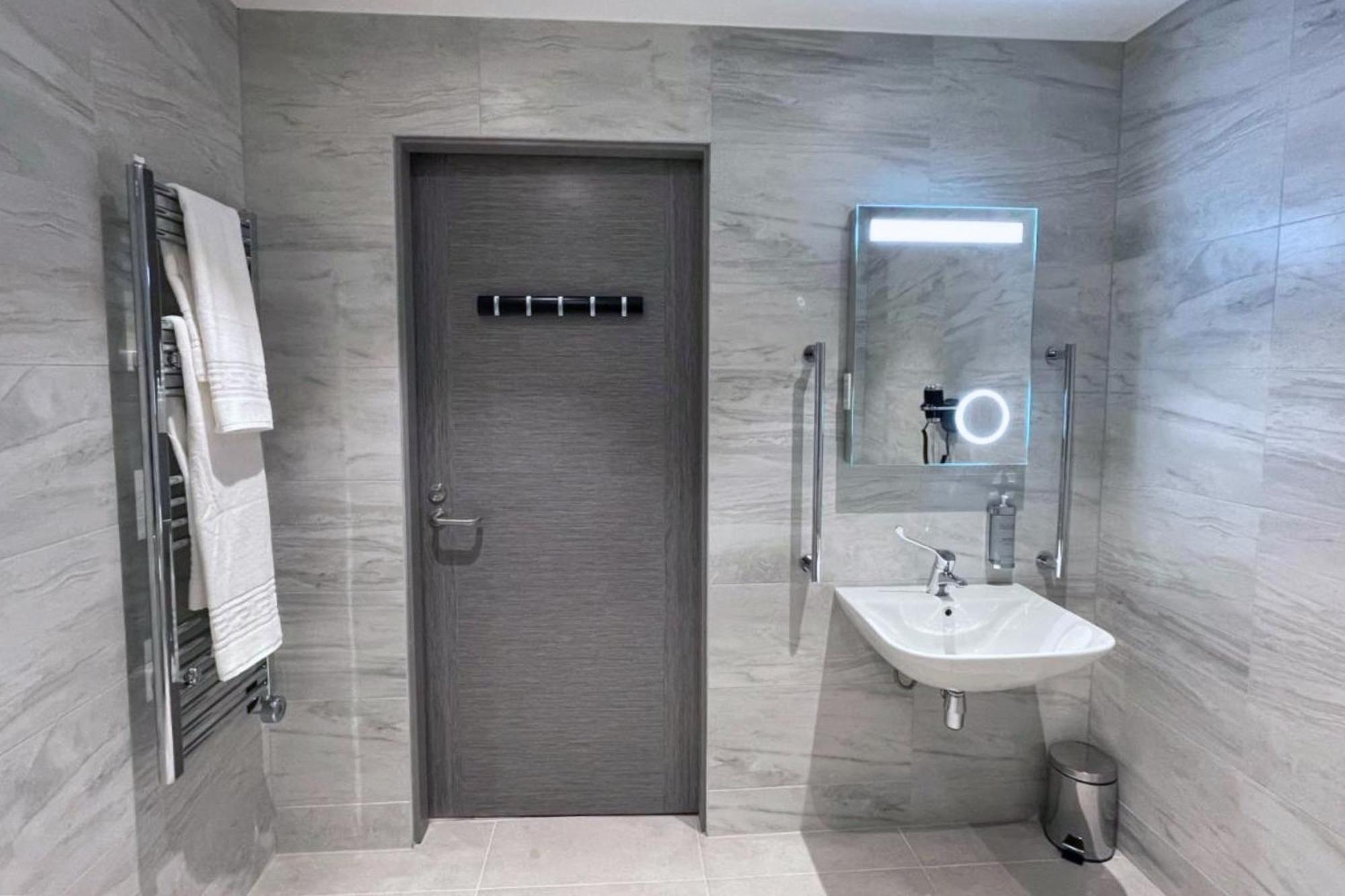 Spark By Hilton Luton Λούτον Εξωτερικό φωτογραφία